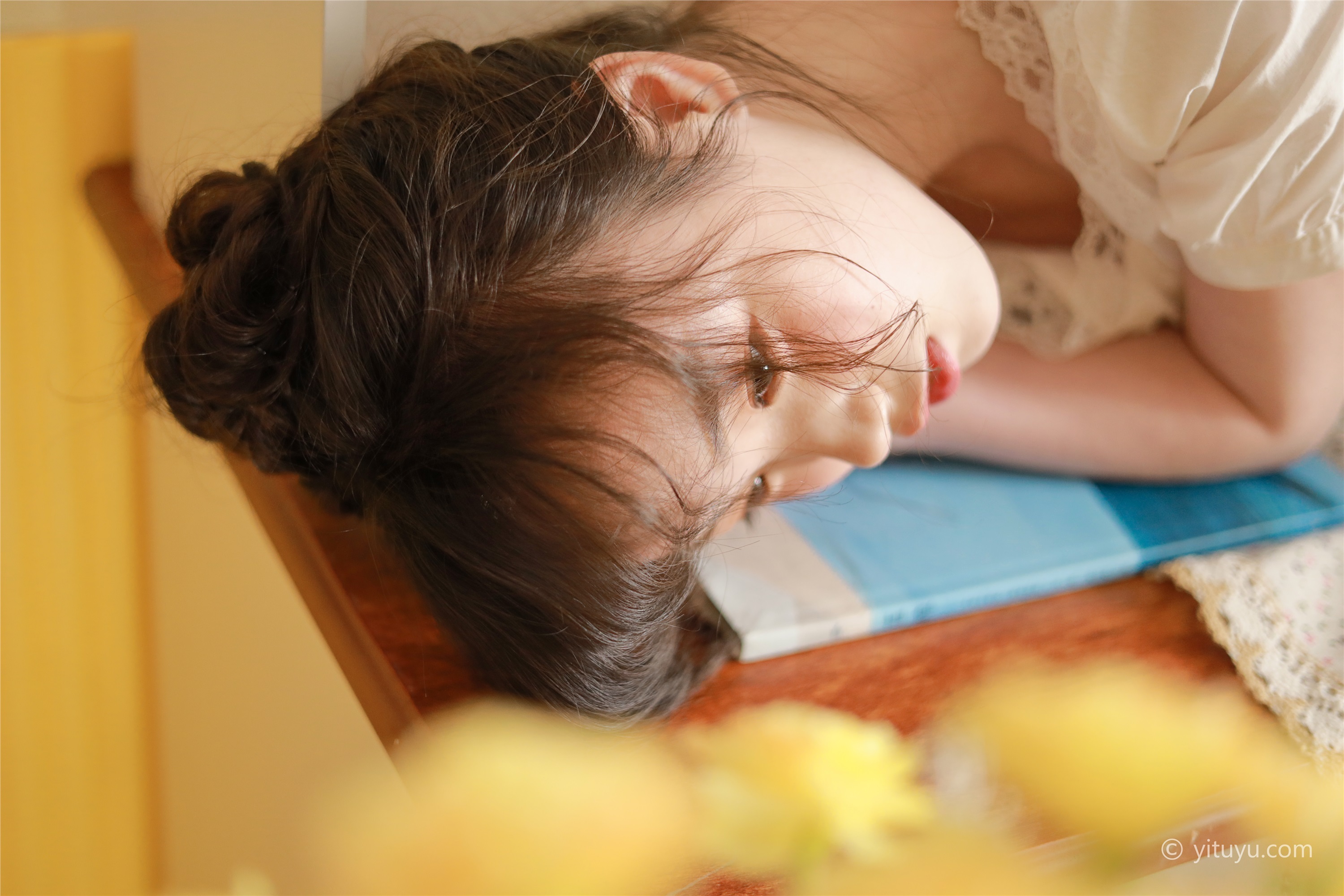 YITUYU 艺图语 2021.04.23 放学后 柚子